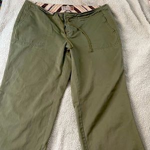 Womens Old Navy Olive Green Wide Leg pants.